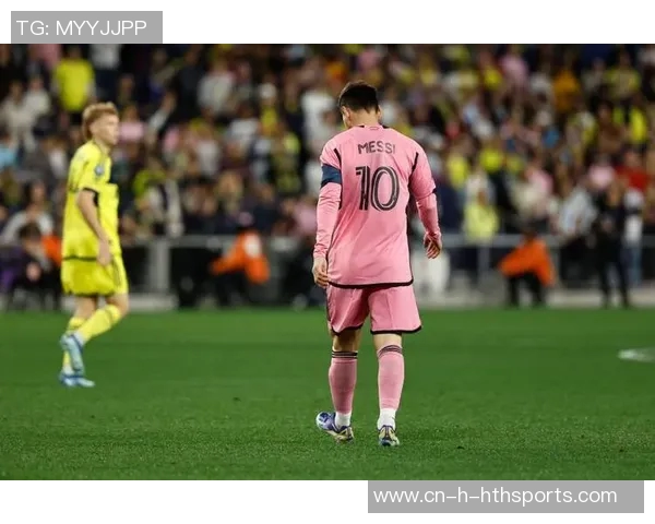 客场逆境加剧迈阿密防守失误再失一球上半场形势严峻