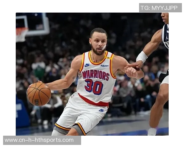 桑托斯称赞库里首节顽强表现一条腿打成21展现强硬风范